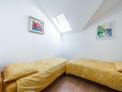 Apartment Apartments Meri & Karla - Two Bedroom Apartment with Balcony and Sea View - Features photo 12