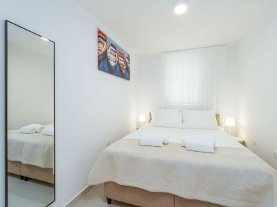 Apartment Modern City Escape - Two Bedroom Apartment with Balcony - Features photo 21