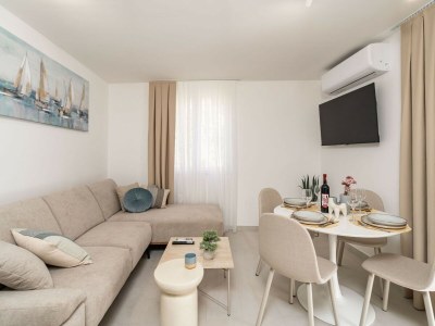 Apartment Modern City Escape - Two Bedroom Apartment with Balcony - Features photo 25
