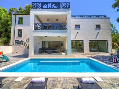 Villa Wellness Villa- Four Bedroom Villa with Swimming pool - Villa