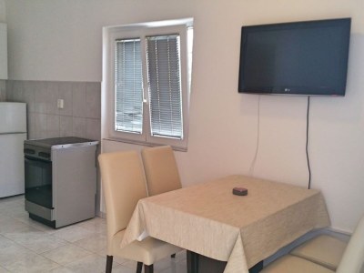 Apartment Apartments Mateo - One Bedroom Apartment - White - Features photo 9