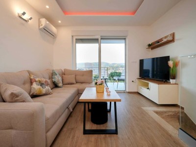 Apartment Exclusive Okrug Gornji Apartment with Shared Pool - Two bedroom Apartment with Shared Pool - Features photo 7