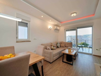 Apartment Exclusive Okrug Gornji Apartment with Shared Pool - Two bedroom Apartment with Shared Pool - Features photo 9
