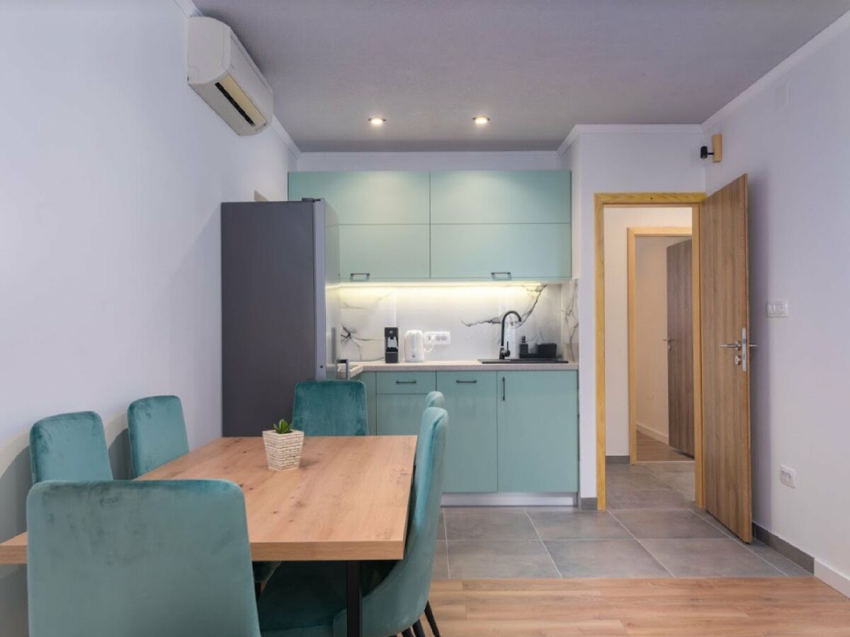 Apartment Apartments Vujina - One Bedroom apartment and Balcony - Features photo 5