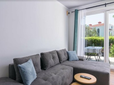 Apartment Apartments Vujina - One Bedroom apartment and Balcony - Features photo 7