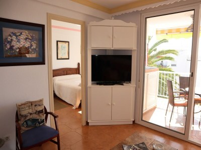 Apartment Apartment in Nerja near Carabeillo Beach - Features photo 17