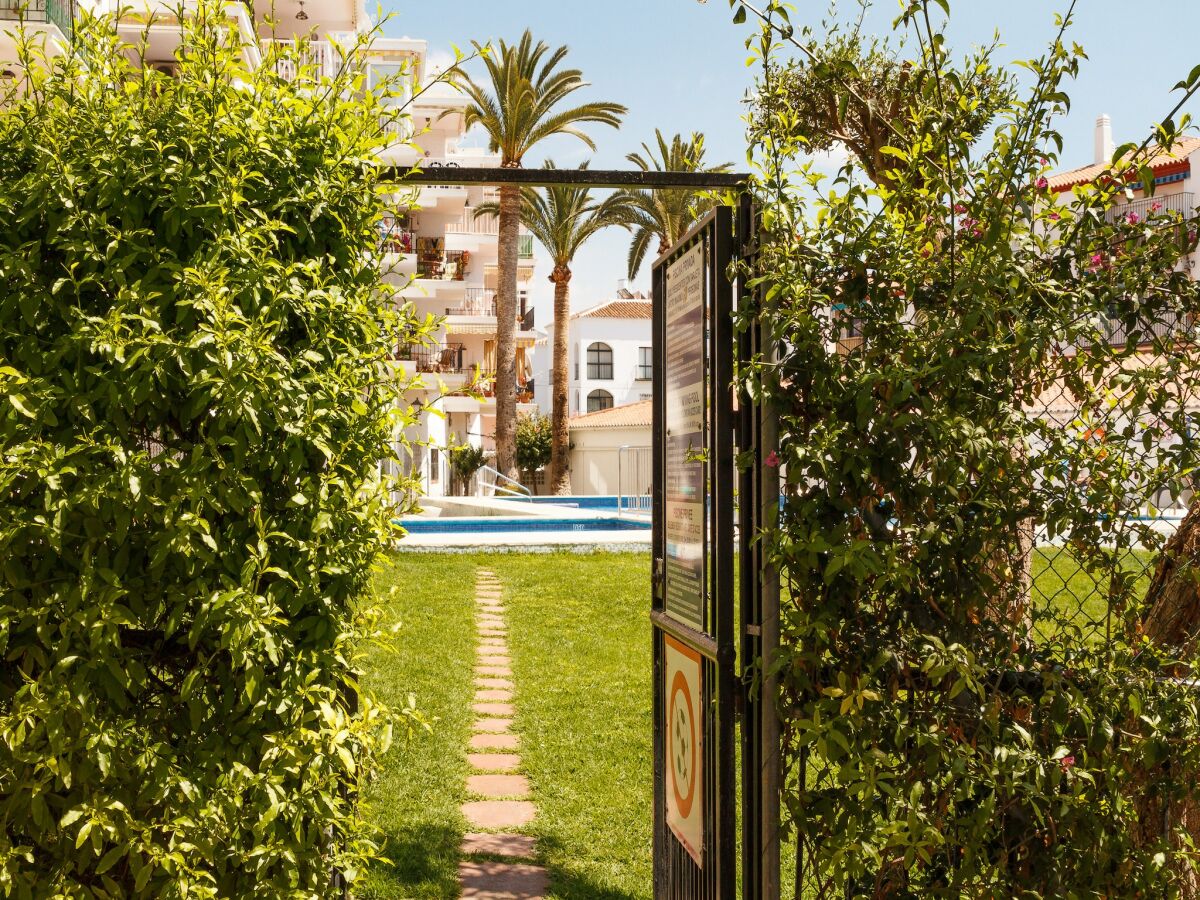 Apartment Apartment in Nerja near Carabeillo Beach - Outdoor photo 4