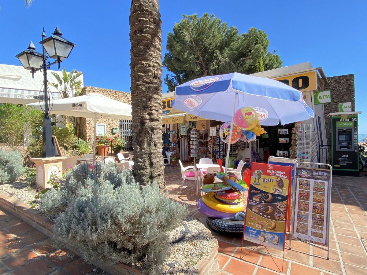 Apartment Apartment in Nerja with Sea Views & Pool - Outdoor photo 2