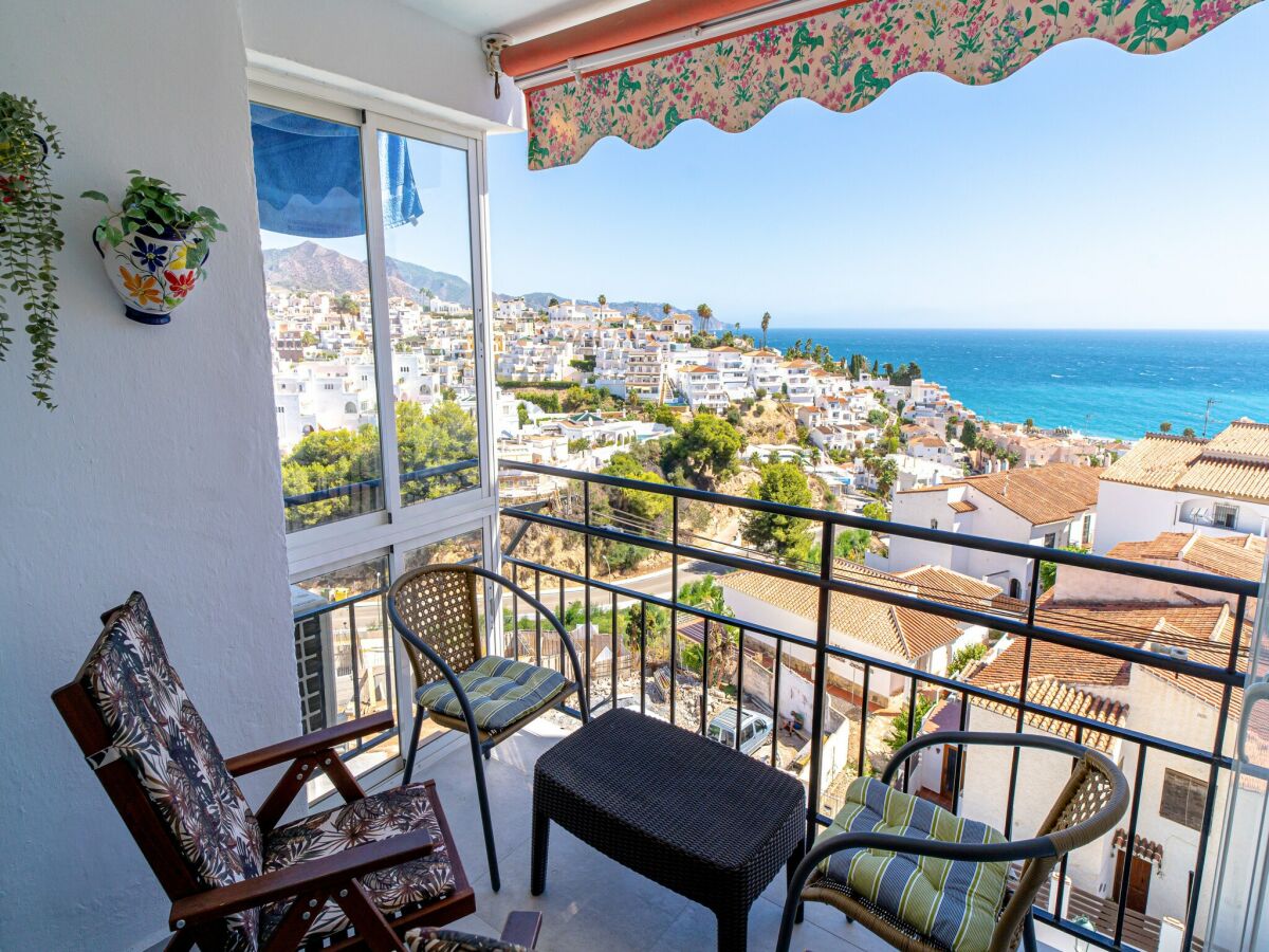 Apartment Apartment in Nerja near Burriana Beach - Outdoor photo 2