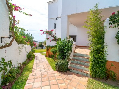Apartment Villa in Nerja with Private Pool & Jacuzzi - Outdoor photo 12