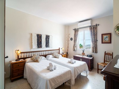 Apartment Villa in Nerja with Private Pool & Jacuzzi - Features photo 30