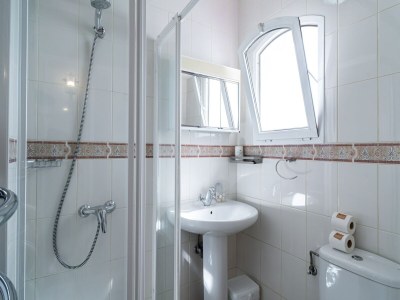 Apartment Villa in Nerja with Private Pool & Jacuzzi - Features photo 31