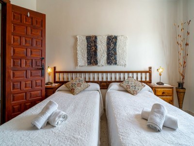 Apartment Villa in Nerja with Private Pool & Jacuzzi - Features photo 32