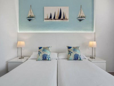 Apartment Apartment in Torremolinos near La Carihuela Beach - Features photo 13