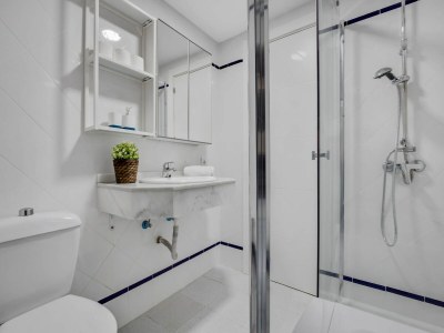 Apartment Apartment in Torremolinos near La Carihuela Beach - Features photo 14