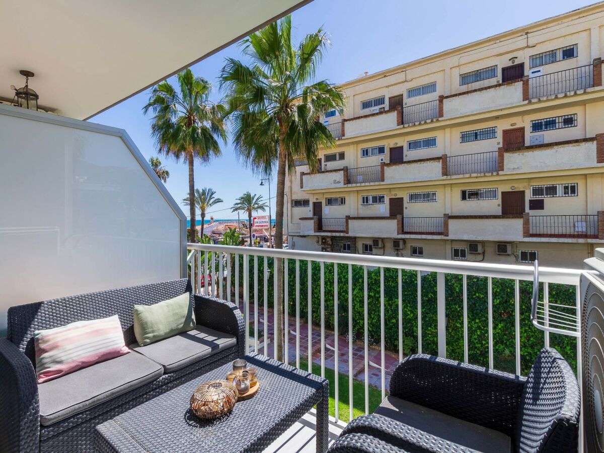 Apartment Beachfront apartment with terrace - Outdoor photo 2