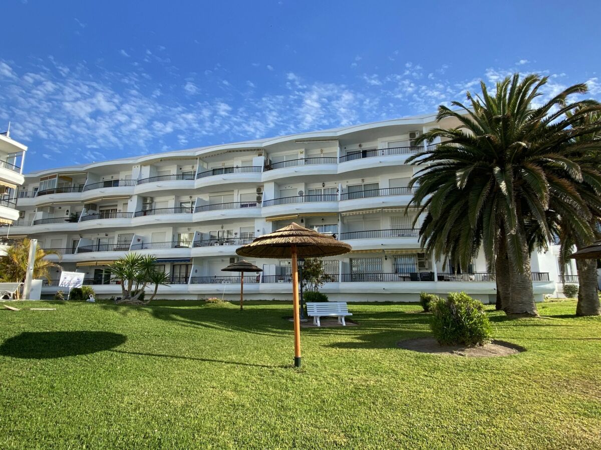 Apartment Apartment in Nerja near Balcon de Europa - Outdoor photo 5