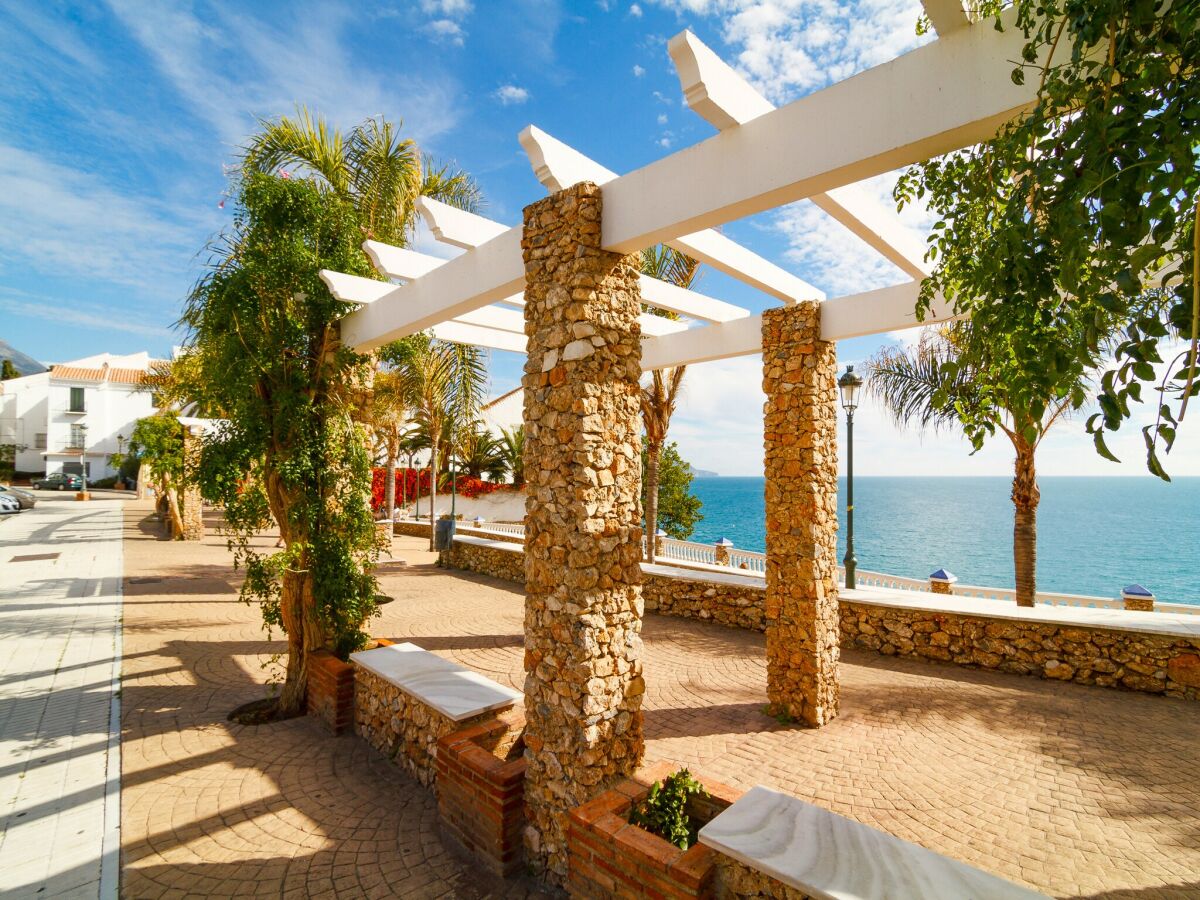 Apartment Apartment in Nerja near Balcón de Europa - Outdoor photo 4