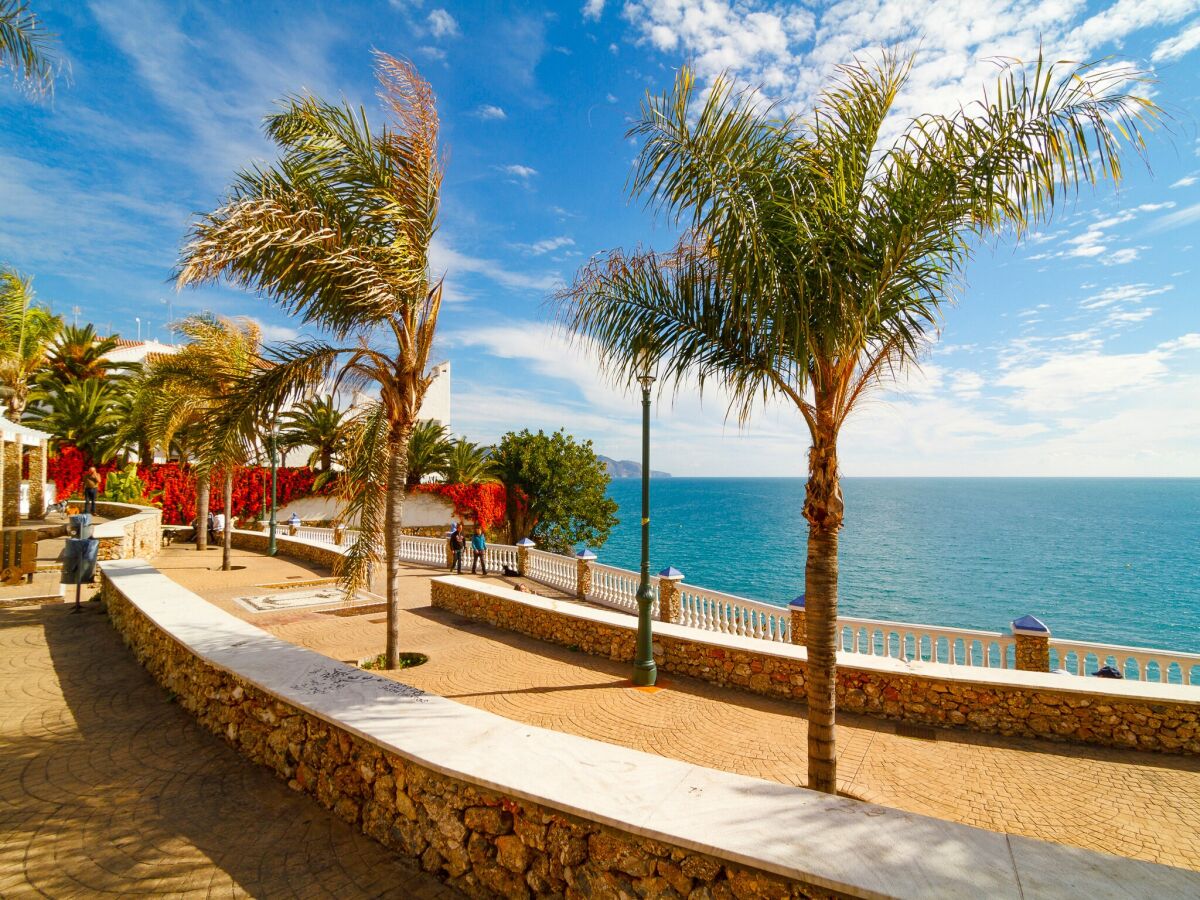Apartment Apartment in Nerja near Balcón de Europa - Outdoor photo 5