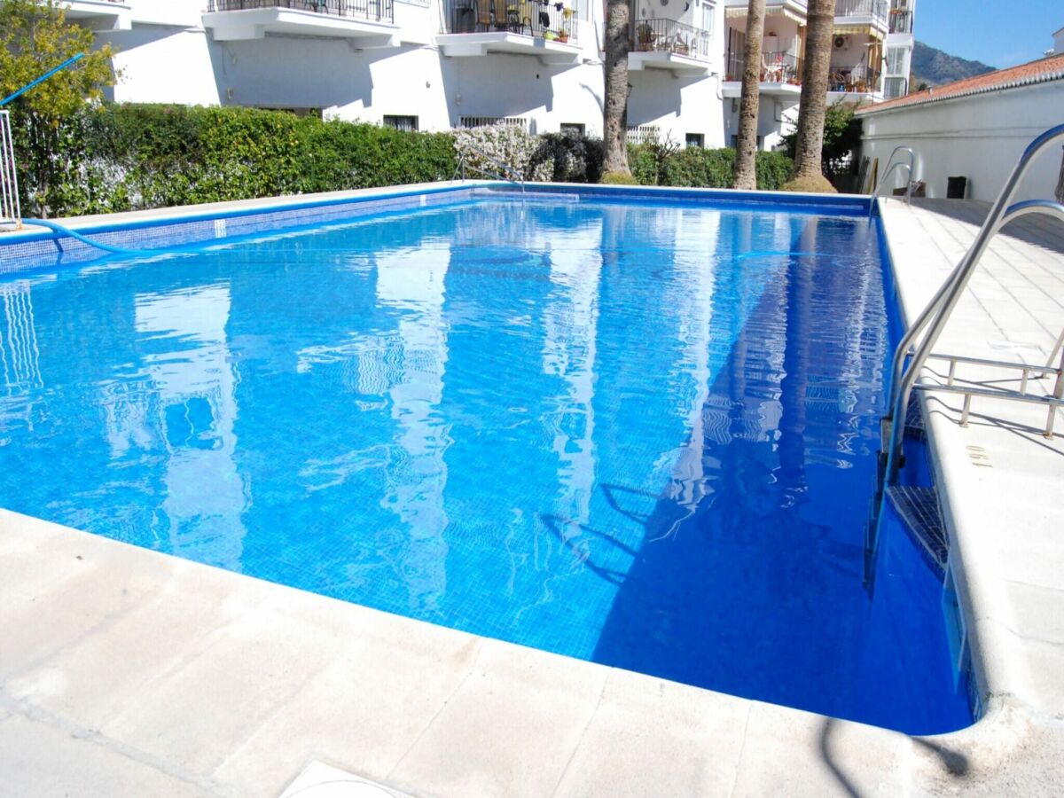 Apartment Apartment in Nerja near Carabeillo Beach - Outdoor photo 2