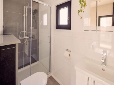 Holiday house Waterlodge in Winterswijk with Hot Tub - Features photo 4