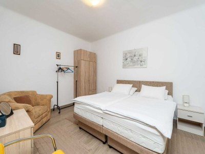 Apartment Apartment Family Tokić - One Bedroom Apartment with Terrace - Features photo 17