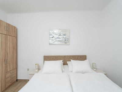 Apartment Apartment Family Tokić - One Bedroom Apartment with Terrace - Features photo 18