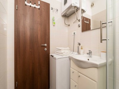 Apartment Apartment Family Tokić - One Bedroom Apartment with Terrace - Features photo 21