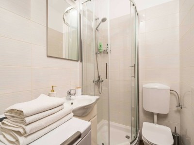 Apartment Apartment Family Tokić - One Bedroom Apartment with Terrace - Features photo 22