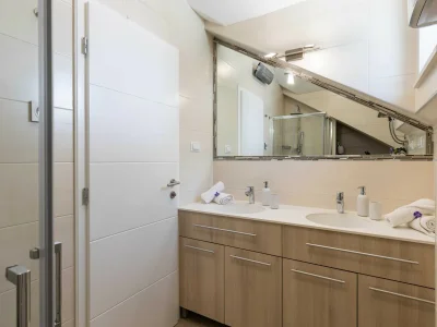 Apartment Apartment M&K - Two Bedroom Apartment with Balcony and Sea View - Features photo 13