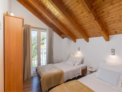 Apartment Apartment M&K - Two Bedroom Apartment with Balcony and Sea View - Features photo 14