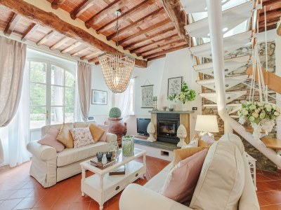 Villa Farmhouse near Lucca with Tuscan Views - Outdoor photo 7