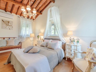 Villa Farmhouse near Lucca with Tuscan Views - Outdoor photo 10