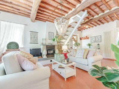 Villa Farmhouse near Lucca with Tuscan Views - Outdoor photo 12