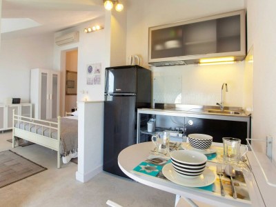 Apartment Apartments & Room Vesna - Studio Apartment with Terrace and Sea View - Features photo 6