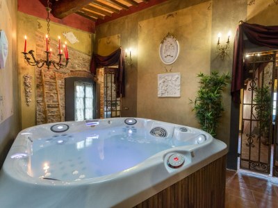 Villa Apartment in Lucca with Private Spa - Outdoor photo 24