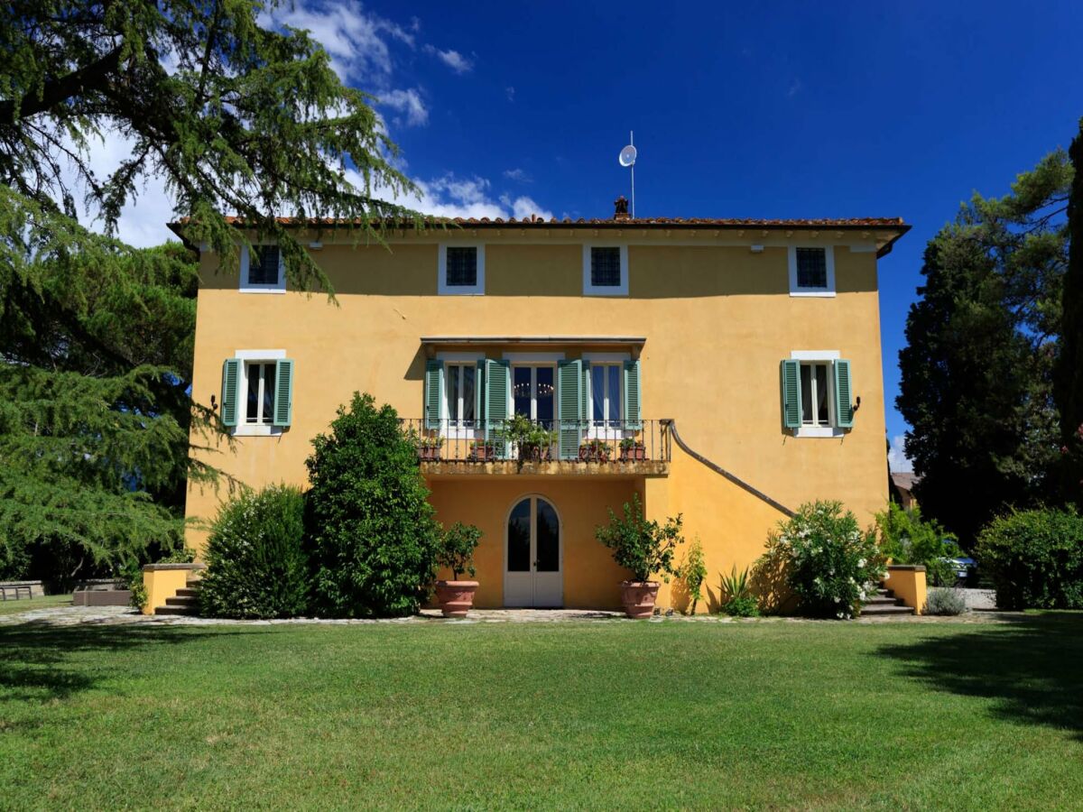 Villa 10 Bedrooms Villa in Lucca with pool