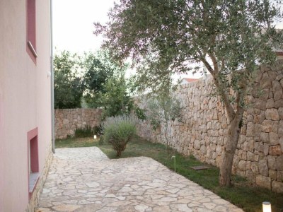 Apartment Apartments Mistral - Three Bedroom Apartment with Balcony and Shared Pool - Outdoor photo 2