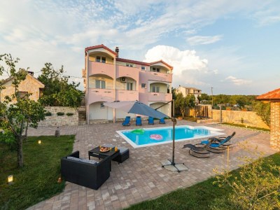 Apartment Apartments Mistral - Three Bedroom Apartment with Balcony and Shared Pool - Outdoor photo 7