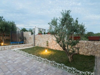 Apartment Apartments Mistral - Three Bedroom Apartment with Balcony and Shared Pool - Outdoor photo 10