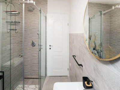 Apartment Apartments Mistral - Three Bedroom Apartment with Balcony and Shared Pool - Features photo 16