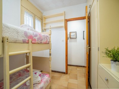 Apartment Apartment in Roses near Sandy Beach - Features photo 11