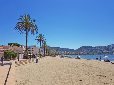 Apartment Apartment in Roses near Sandy Beach - Environment photo 23