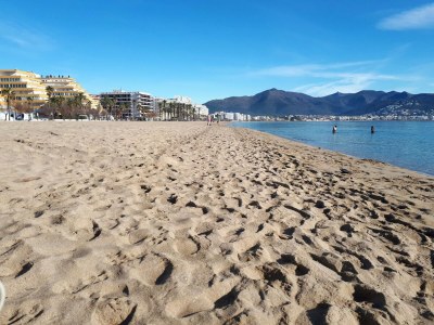 Apartment Apartment in Roses near the Beach & Pool - Outdoor photo 13