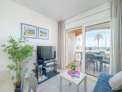Apartment Apartment in Empuriabrava with Beach Access - Features photo 11