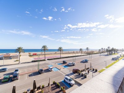 Apartment Beachfront Apartment in Empuriabrava with Pool - Outdoor photo 8