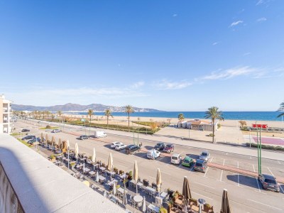 Apartment Beachfront Apartment in Empuriabrava with Pool - Outdoor photo 9