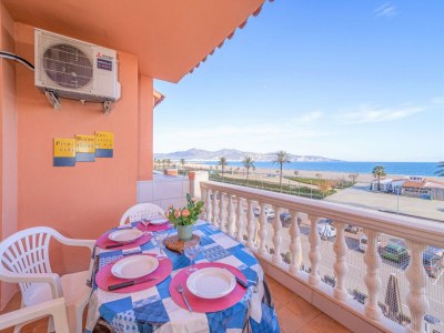 Apartment Beachfront Apartment in Empuriabrava with Pool - Outdoor photo 31