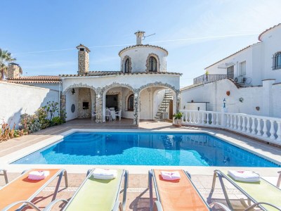 Villa Wohnung in Empuriabrava am Sandstrand in Empuriabrava - Villa