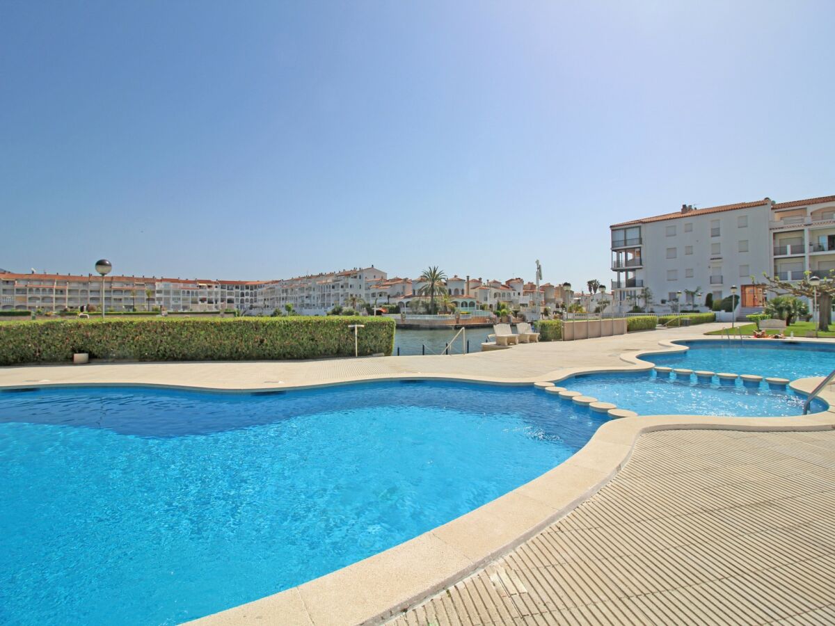 Apartment Wohnung in Empuriabrava mit Pool und Bergblick - Outdoor photo 2